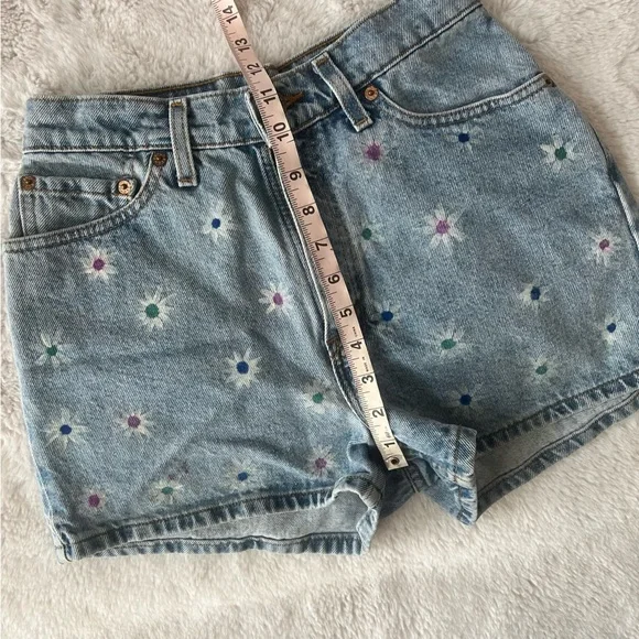 VINTAGE Levi’s 512 Slim Mom Shorts 90s Custom Floral, hand painted - Picture 9 of 10
